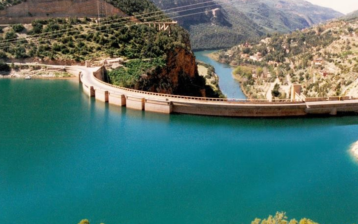 الاشتغال على تعزيز الموارد المائية لأم الربيع بأزيد من 400 مليون م³ سنويا