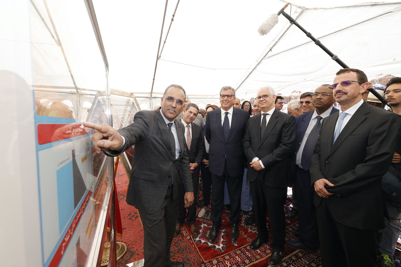 ضمن مشاريع تنموية كبرى بإقليم طاطا.. رئيس الحكومة يحضر تقديم عرض حول سَدّيْ “مساليت” وأقا-اسيل”
