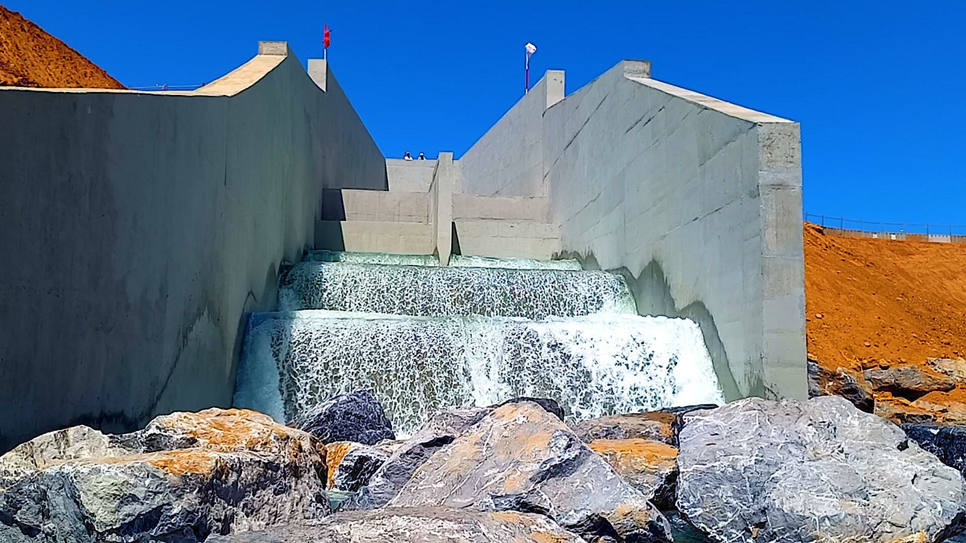 مشاريع نقل المياه في المغرب.. حل عملي لمواجهة ندرة المياه وتحقيق "التضامن المائي" بالمملكة