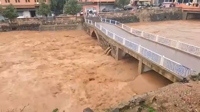 تعبئة ميدانية شاملة وتدابير وقائية لتحييد مخاطر ارتفاع منسوب وادي أم الربيع بإقليم خنيفرة 