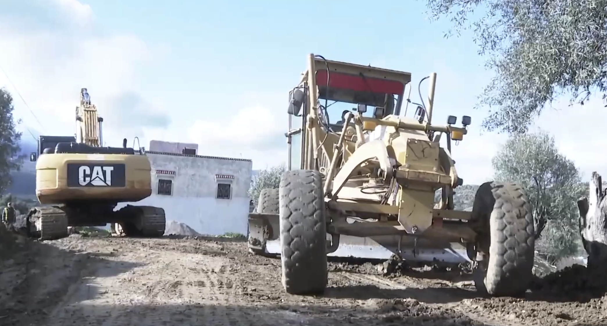 بعد الأمطار الغزيرة.. استعادة حركة السير بشكل طبيعي بالطرق والمسالك القروية في إقليم شفشاون بعد التعبئة المتواصلة للمصالح المختصة