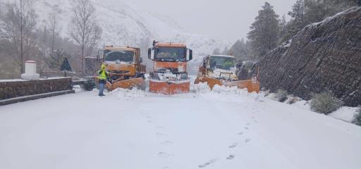 وزارة التجهيز والماء تواصل اتخاذ تدابير عملية لضمان استمرارية حركة السير وتأمين سلامة مستعملي الطريق 