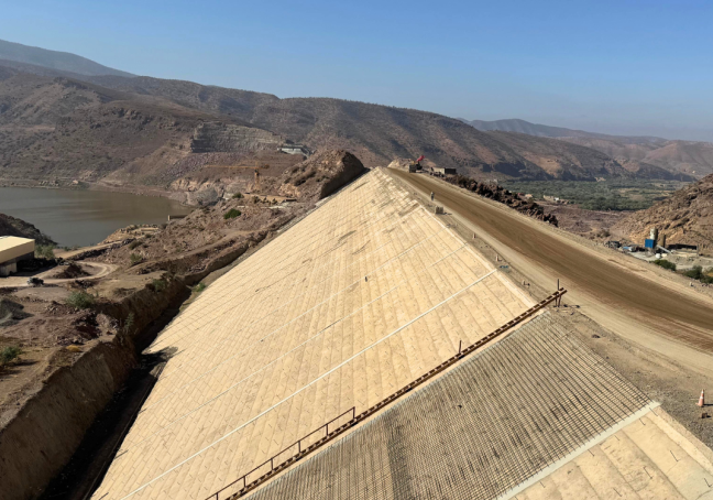 منشأة مائية مهيكلة بحوض سوس ماسة.. تتواصل أشغال تعلية سد المختار السوسي بإقليم تارودانت لتفوق 75%