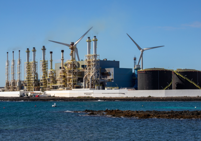 مشاريع تحلية مياه البحر تجمع بين الأمن المائي والحفاظ على البيئة