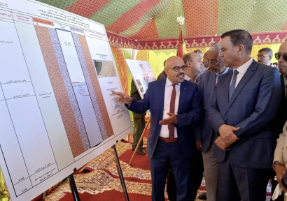 برمجة إنجاز أثقاب استكشافية لتعزيز التزويد بالموارد المائية في إقليم بوجدور