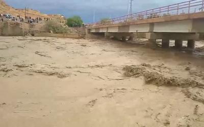 بعد تساقطات مطرية غزيرة.. سيول مائية قوية تنعش وادي غريس بجهة درعة - تافيلالت