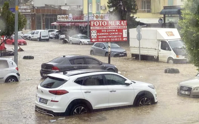 وسط  خسائر مادية.. فيضانات قوية تضرب أنطاليا وعدة مدن تركية بعد أمطار غزيرة
