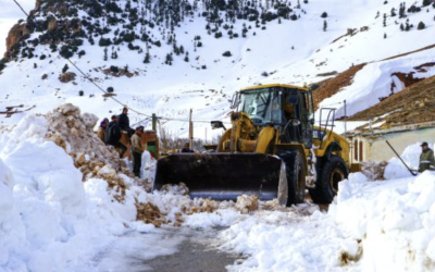 تعبئة متواصلة لإزاحة الثلوج والتخفيف من آثار التقلبات الجوية بإقليم ميدلت