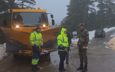 جهود متواصلة لإعادة فتح المحاور الطرقية المغلقة بسبب ارتفاع منسوب الوديان وانجراف التربة في إقليم الحسيمة  